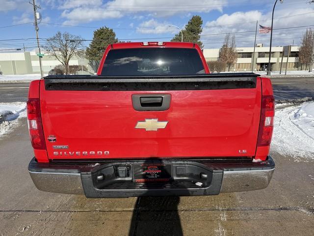 Chevrolet Silverado 1500 LS Crew Cab Short Box 2WD 2011