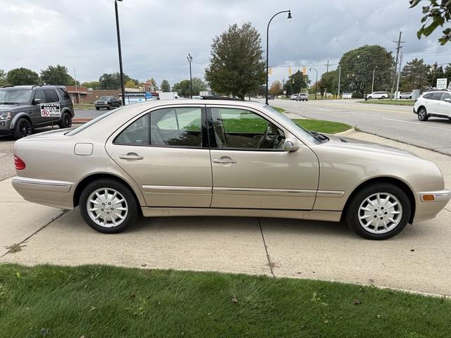 2001 Mercedes Benz E 320 photo 4