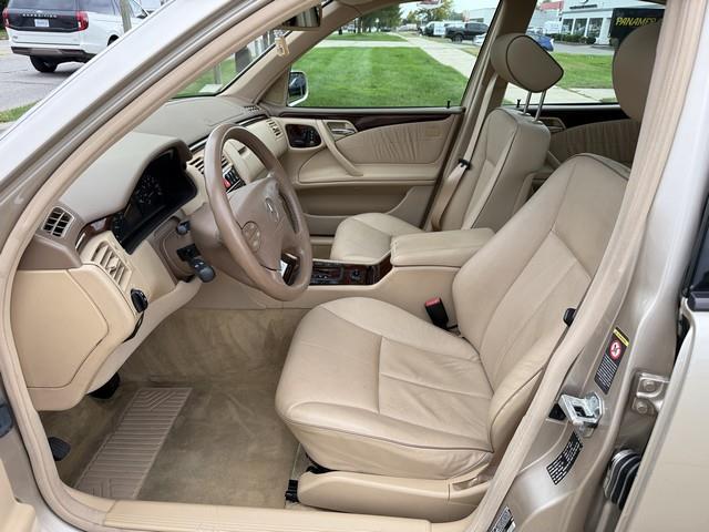 2001 Mercedes Benz E 320 photo 9