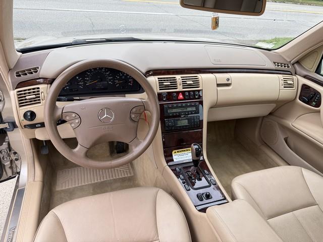 2001 Mercedes Benz E 320 photo 11