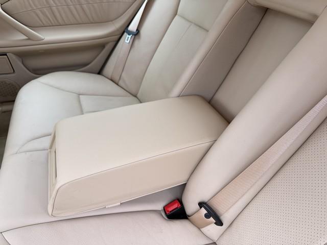 2001 Mercedes Benz E 320 photo 13