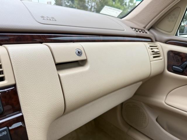 2001 Mercedes Benz E 320 photo 31