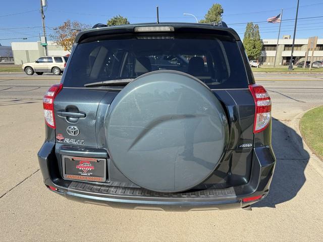 Toyota RAV4 Base I4 4WD 2011 Toyota RAV4 Base I4 4WD 2011