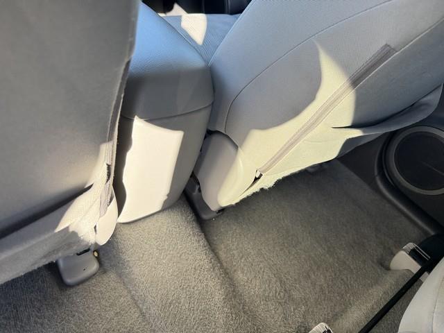 Toyota RAV4 Base I4 4WD 2011 Toyota RAV4 Base I4 4WD 2011