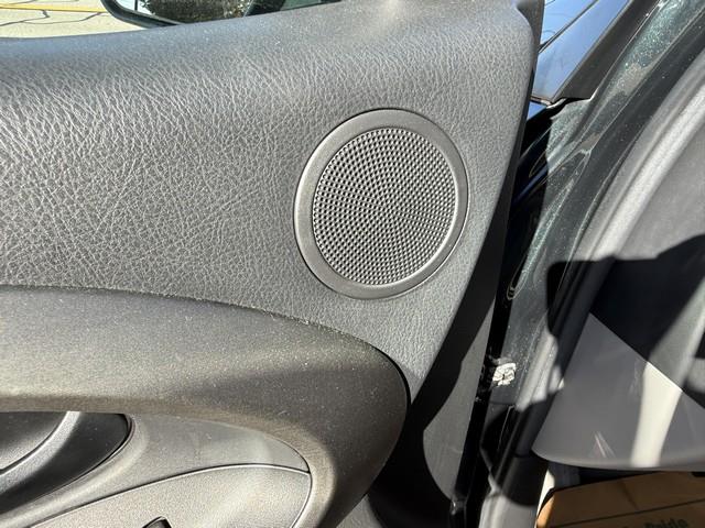 Toyota RAV4 Base I4 4WD 2011 Toyota RAV4 Base I4 4WD 2011