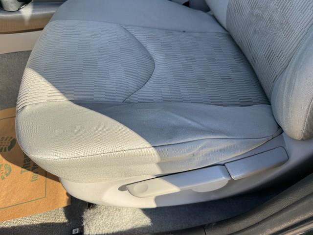 Toyota RAV4 Base I4 4WD 2011 Toyota RAV4 Base I4 4WD 2011