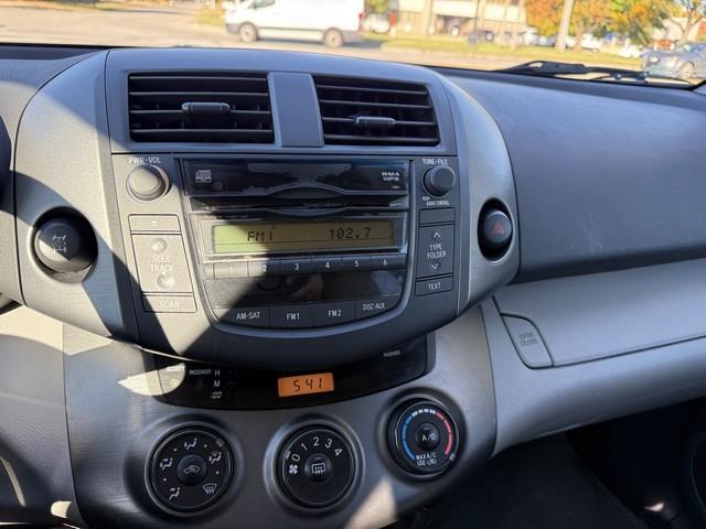 Toyota RAV4 Base I4 4WD 2011 Toyota RAV4 Base I4 4WD 2011