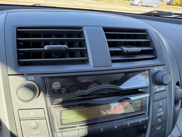 Toyota RAV4 Base I4 4WD 2011 Toyota RAV4 Base I4 4WD 2011