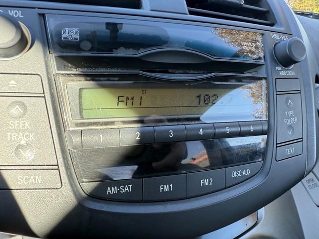 Toyota RAV4 Base I4 4WD 2011 Toyota RAV4 Base I4 4WD 2011