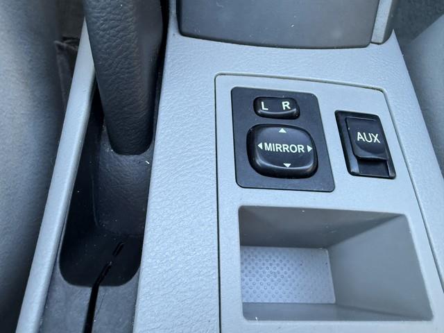 Toyota RAV4 Base I4 4WD 2011 Toyota RAV4 Base I4 4WD 2011