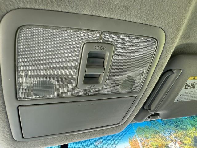 Toyota RAV4 Base I4 4WD 2011 Toyota RAV4 Base I4 4WD 2011