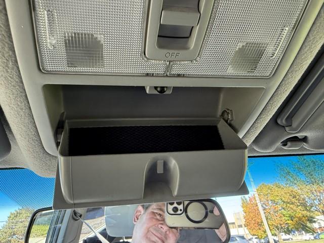 Toyota RAV4 Base I4 4WD 2011 Toyota RAV4 Base I4 4WD 2011