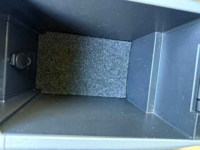 Toyota RAV4 Base I4 4WD 2011 Toyota RAV4 Base I4 4WD 2011