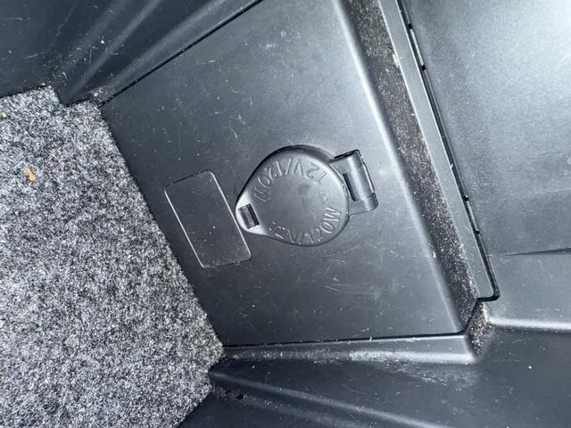 Toyota RAV4 Base I4 4WD 2011 Toyota RAV4 Base I4 4WD 2011