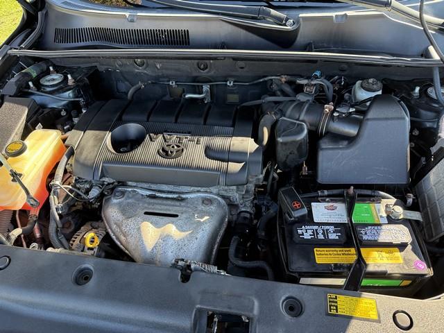 Toyota RAV4 Base I4 4WD 2011 Toyota RAV4 Base I4 4WD 2011