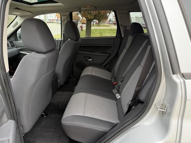 Jeep Grand Cherokee Laredo 2WD 2010