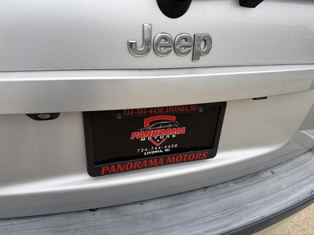 Jeep Grand Cherokee Laredo 2WD 2010