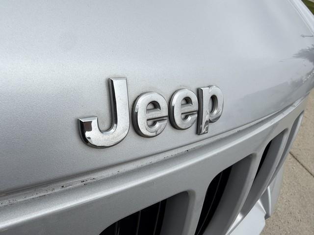 Jeep Grand Cherokee Laredo 2WD 2010
