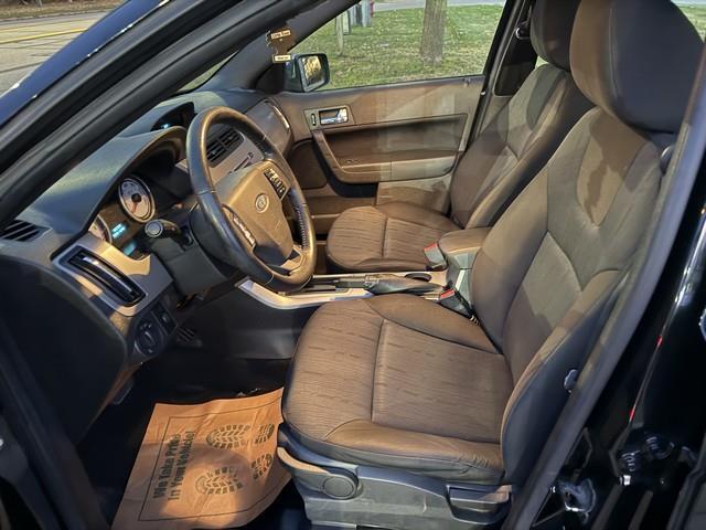 Ford Focus SE Sedan 2008