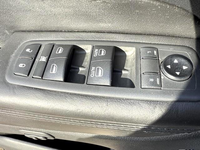 Jeep Grand Cherokee Overland 4WD 2011