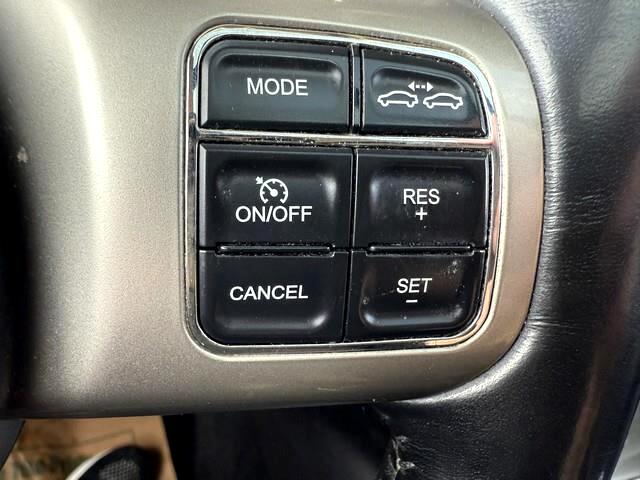 Jeep Grand Cherokee Overland 4WD 2011