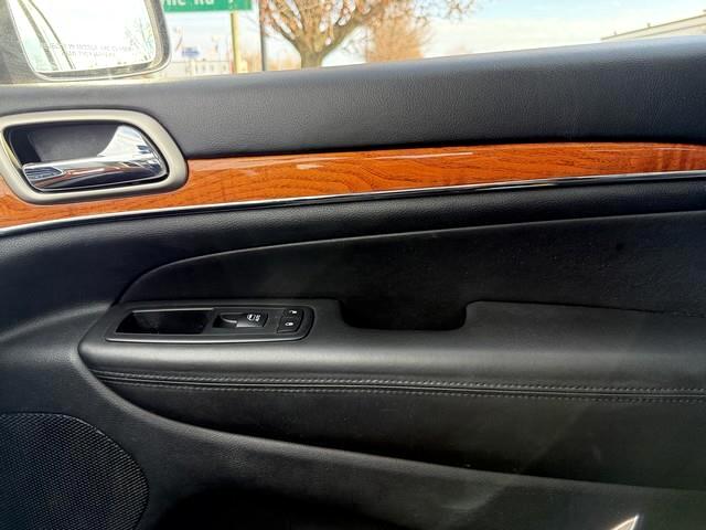 Jeep Grand Cherokee Overland 4WD 2011