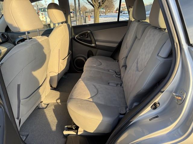 Toyota RAV4 Base I4 4WD 2011