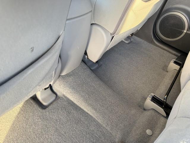 Toyota RAV4 Base I4 4WD 2011