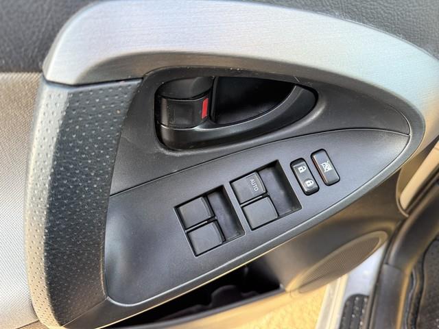 Toyota RAV4 Base I4 4WD 2011