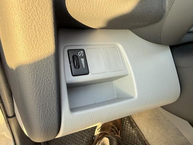 Toyota RAV4 Base I4 4WD 2011