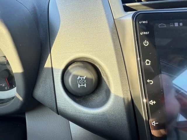 Toyota RAV4 Base I4 4WD 2011