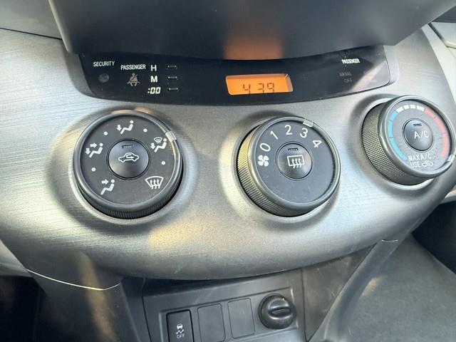 Toyota RAV4 Base I4 4WD 2011