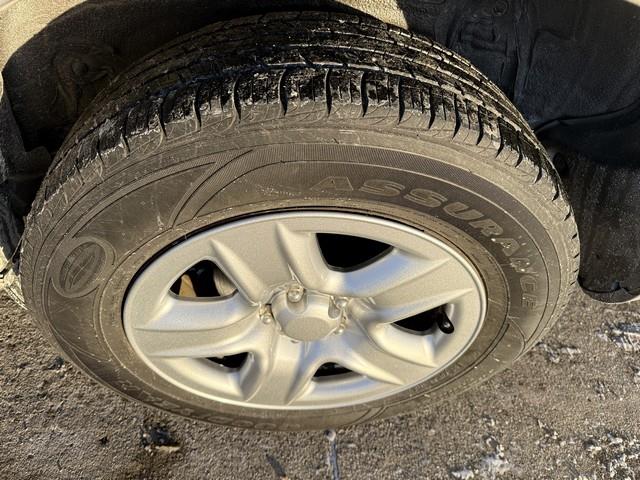 Toyota RAV4 Base I4 4WD 2011