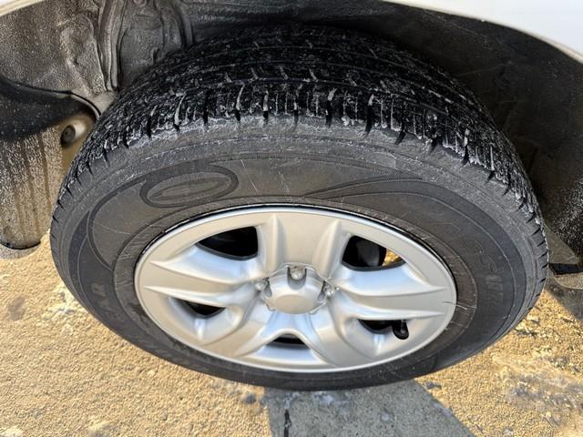 Toyota RAV4 Base I4 4WD 2011