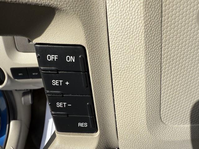 Ford Escape XLT FWD 2012