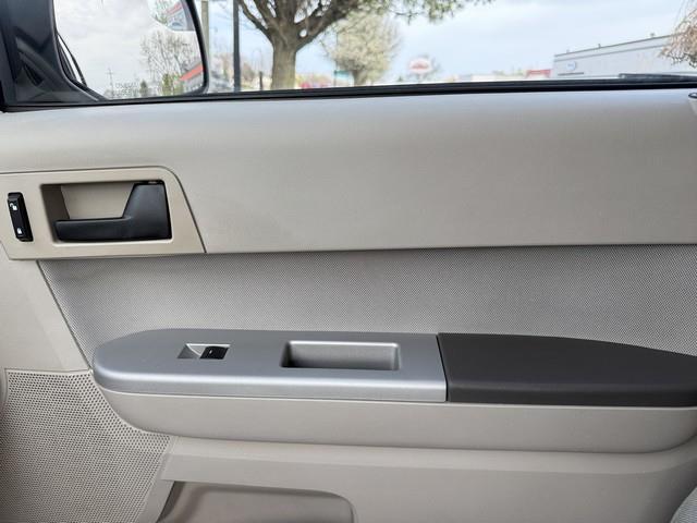 Ford Escape XLT FWD 2012