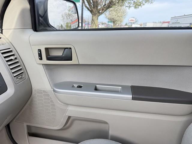 Ford Escape XLT FWD 2012