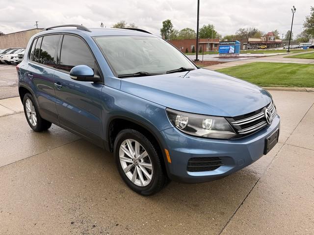 Volkswagen Tiguan S 2017