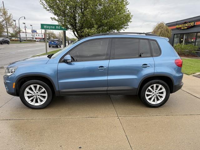 Volkswagen Tiguan S 2017