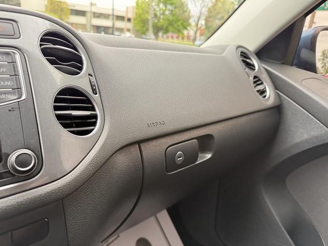 Volkswagen Tiguan S 2017
