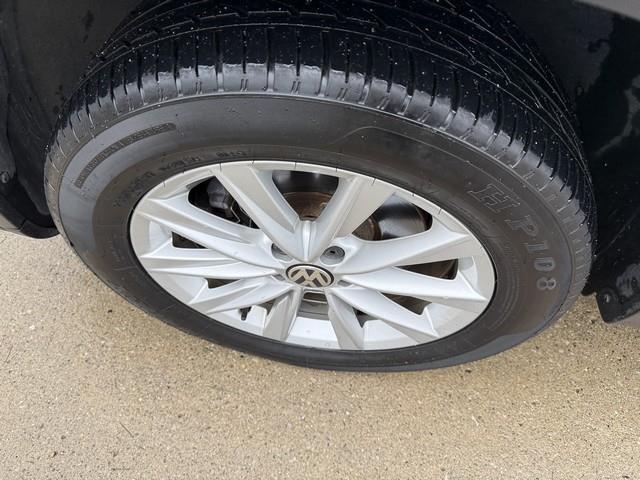 Volkswagen Tiguan S 2017