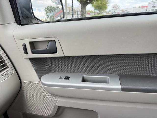 Ford Escape XLT FWD 2010
