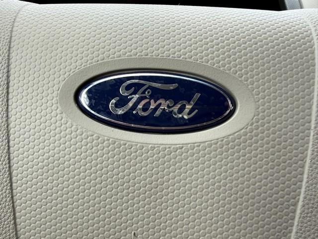 Ford Escape XLT FWD 2010