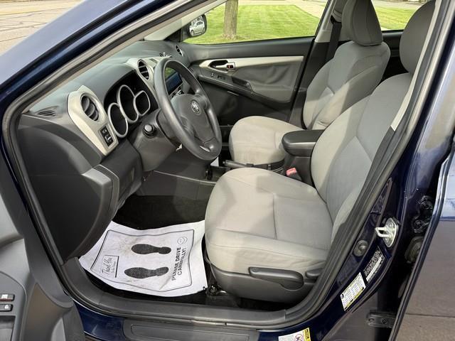 Toyota Matrix S AWD 4-Speed AT 2009
