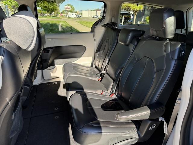 Chrysler Pacifica Touring-L 2017