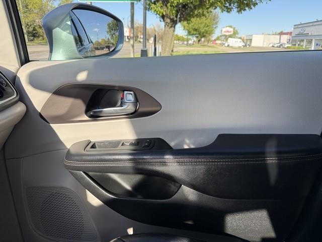 Chrysler Pacifica Touring-L 2017