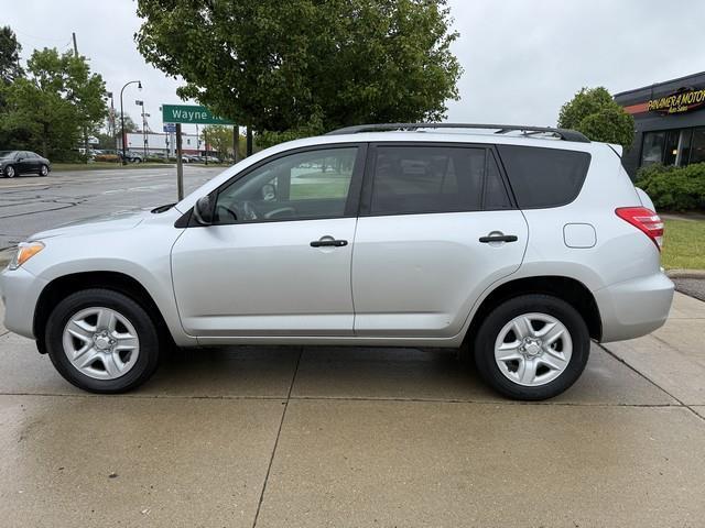 Toyota RAV4 Base I4 4WD 2010