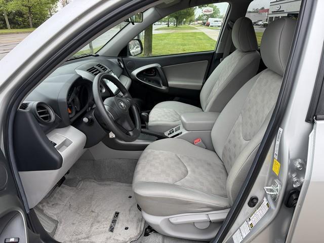 Toyota RAV4 Base I4 4WD 2010