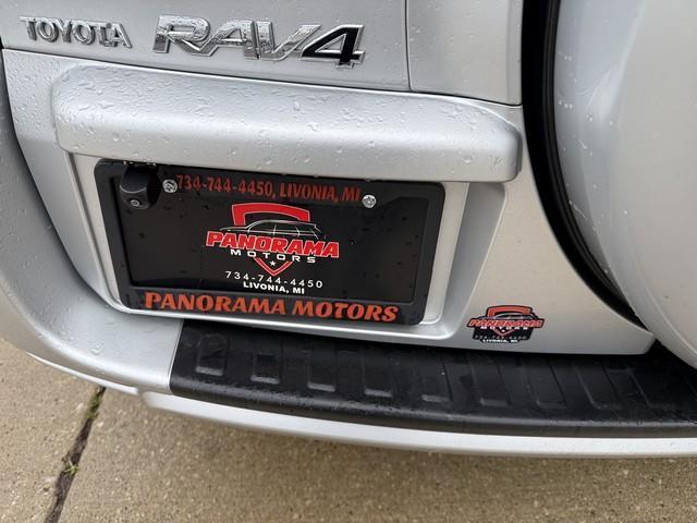 Toyota RAV4 Base I4 4WD 2010