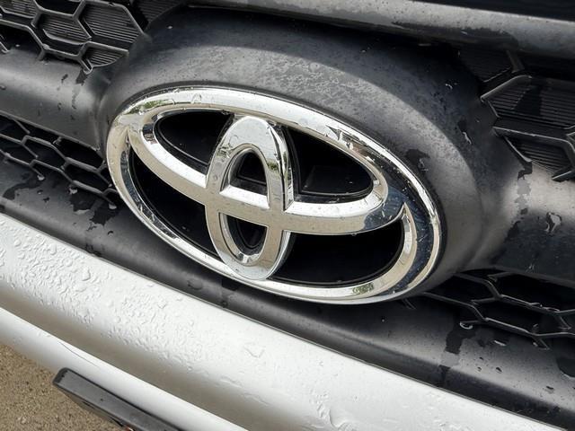 Toyota RAV4 Base I4 4WD 2010